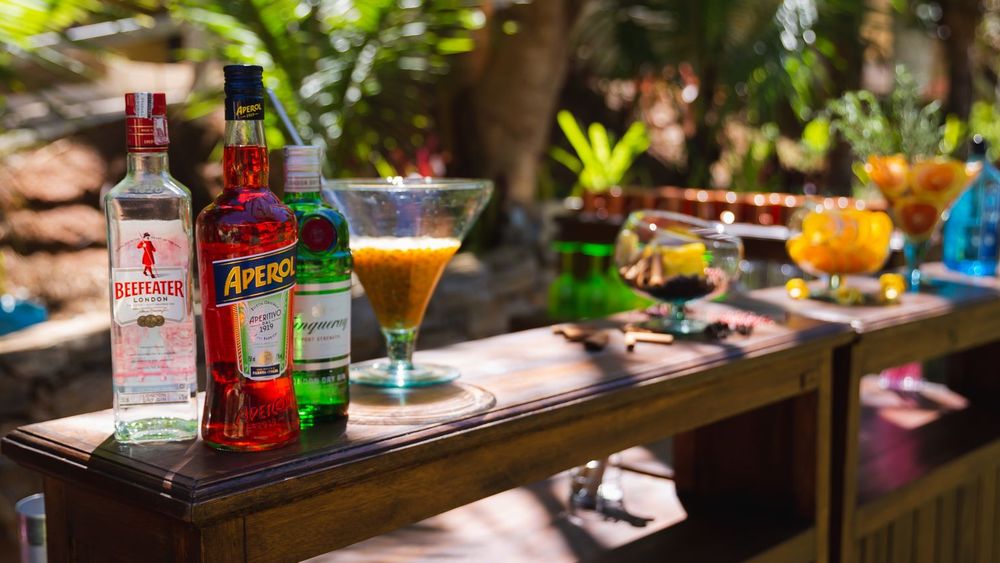 Apéro sur une péniche au bord de l’eau