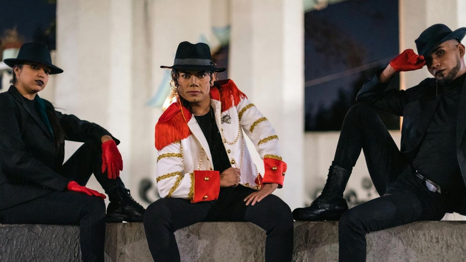 JIMMY MOORE personnifie MICHAEL JACKSON - Cabaret Mado