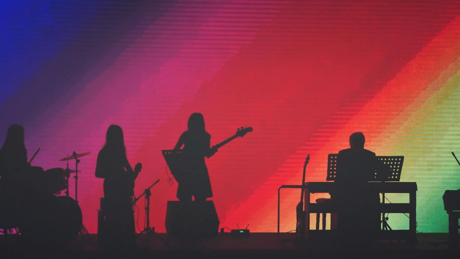 Out Of the Closet : Premiers Pas