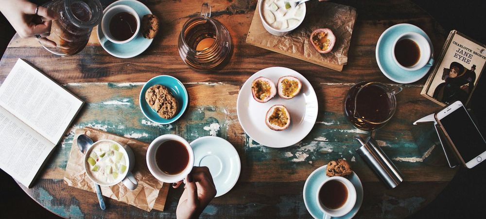 Café des Langues à Les Chouettes Hostel