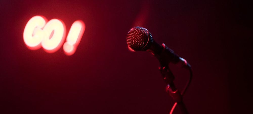 Smash: Queer-feministische stand-up Comedy