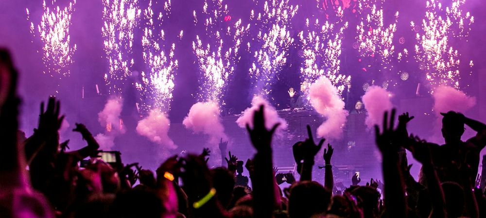 🎉 MEGA BIRTHDAY PARTY – La Patronne du Speechless 🎉