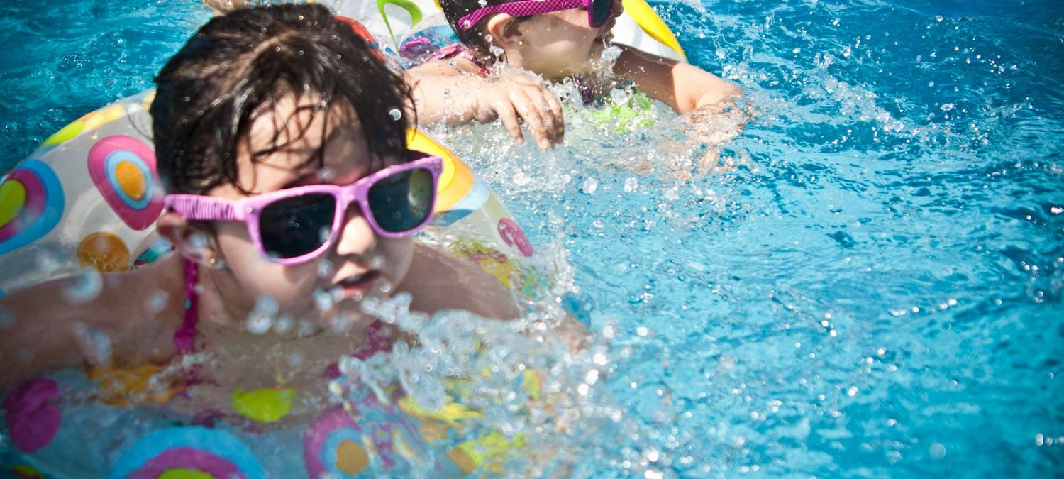 Allons nager ensemble !