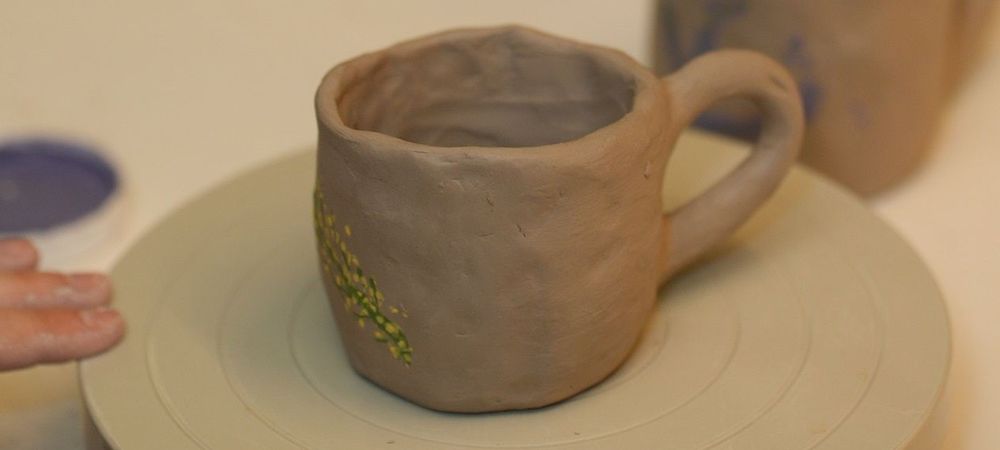 Cours hebdo céramique queer et allié·es 🥰