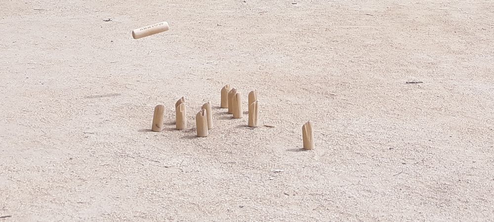 Apéro-mölkkyqueer aux Tuileries