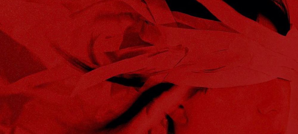 Mía More live at The Divine