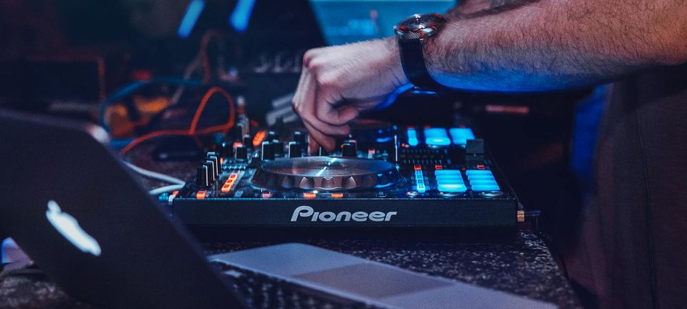 Rooftop Sunset Party – Open Air Gratuit