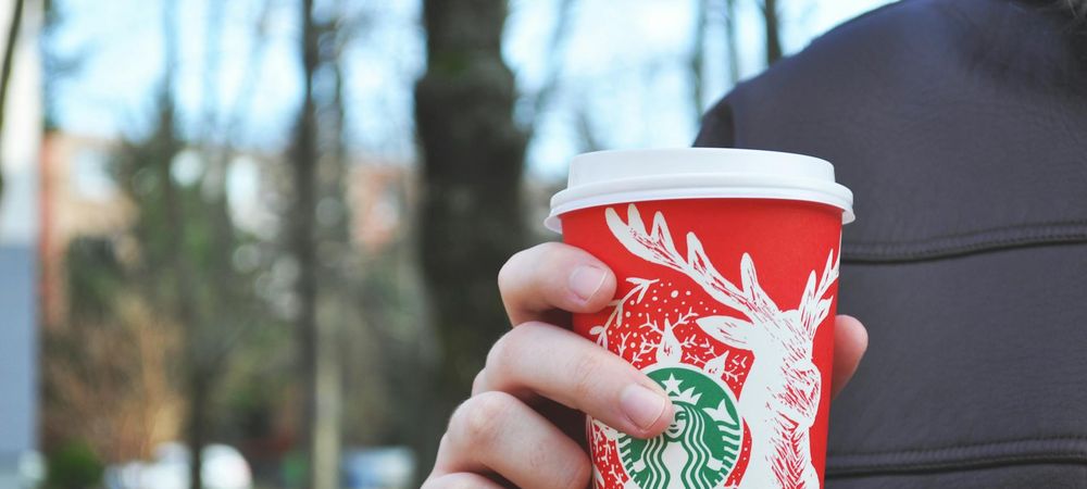 Starbucks ☕️🍰🎄☃️