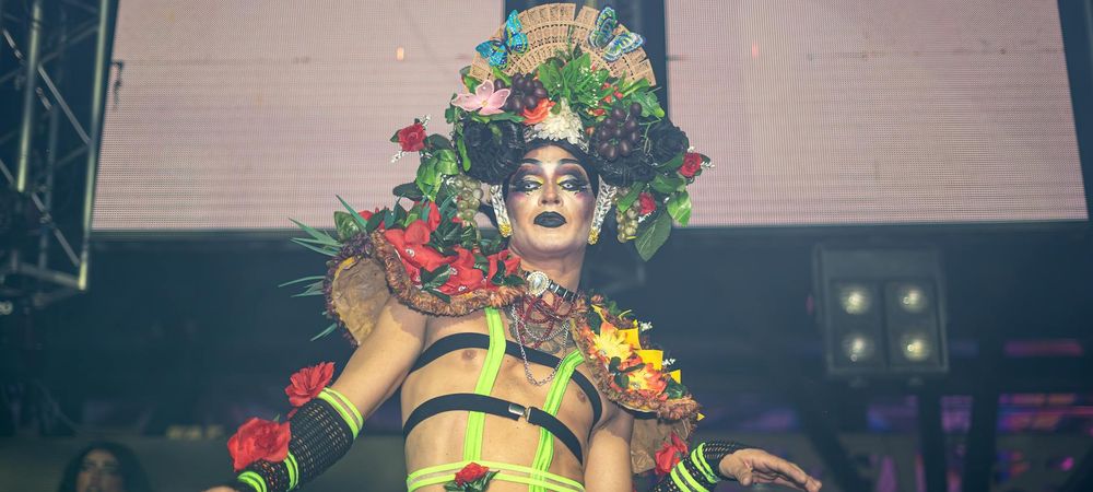 Cabaret House of flowers