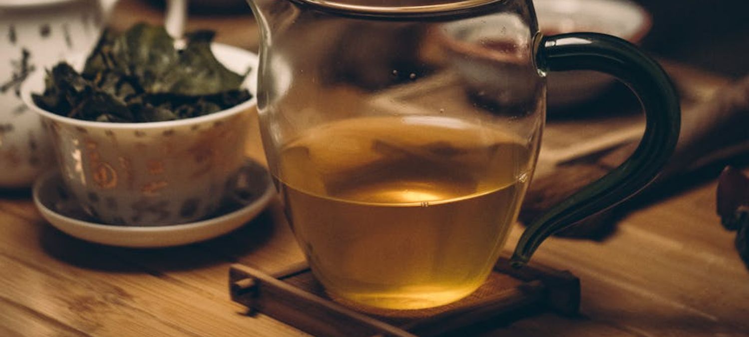 petit thé autour du livre Ceci est mon sang: Petite histoire des règles, de celles qui les ont et de ceux qui les font d'Elise Thiébaut