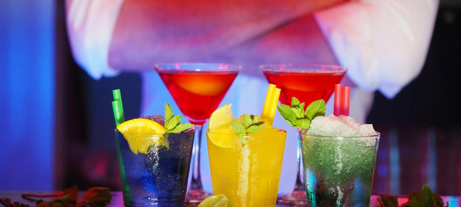 Boire un verre pour discuter a plusieurs