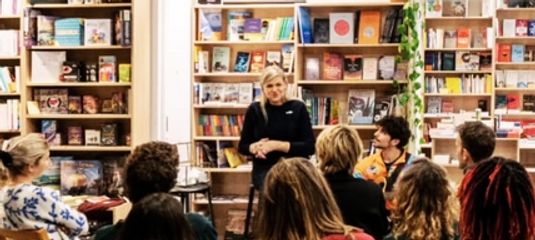 After pages : scène littéraire et dédicaces