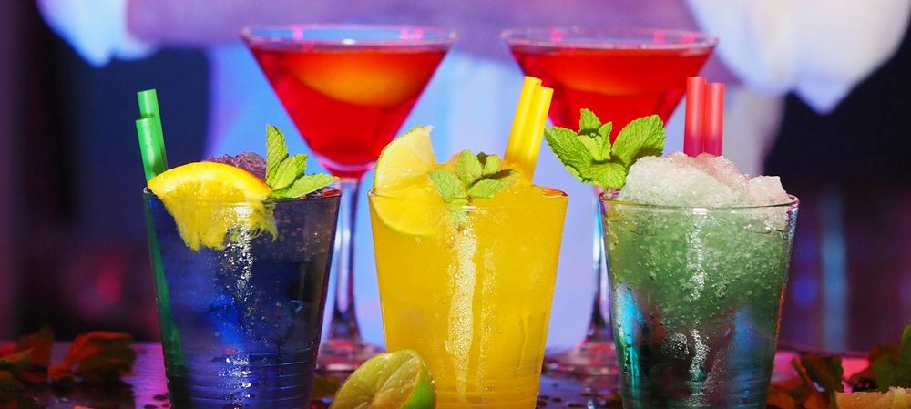 Soirée conviviale au Mama – rejoins la table !