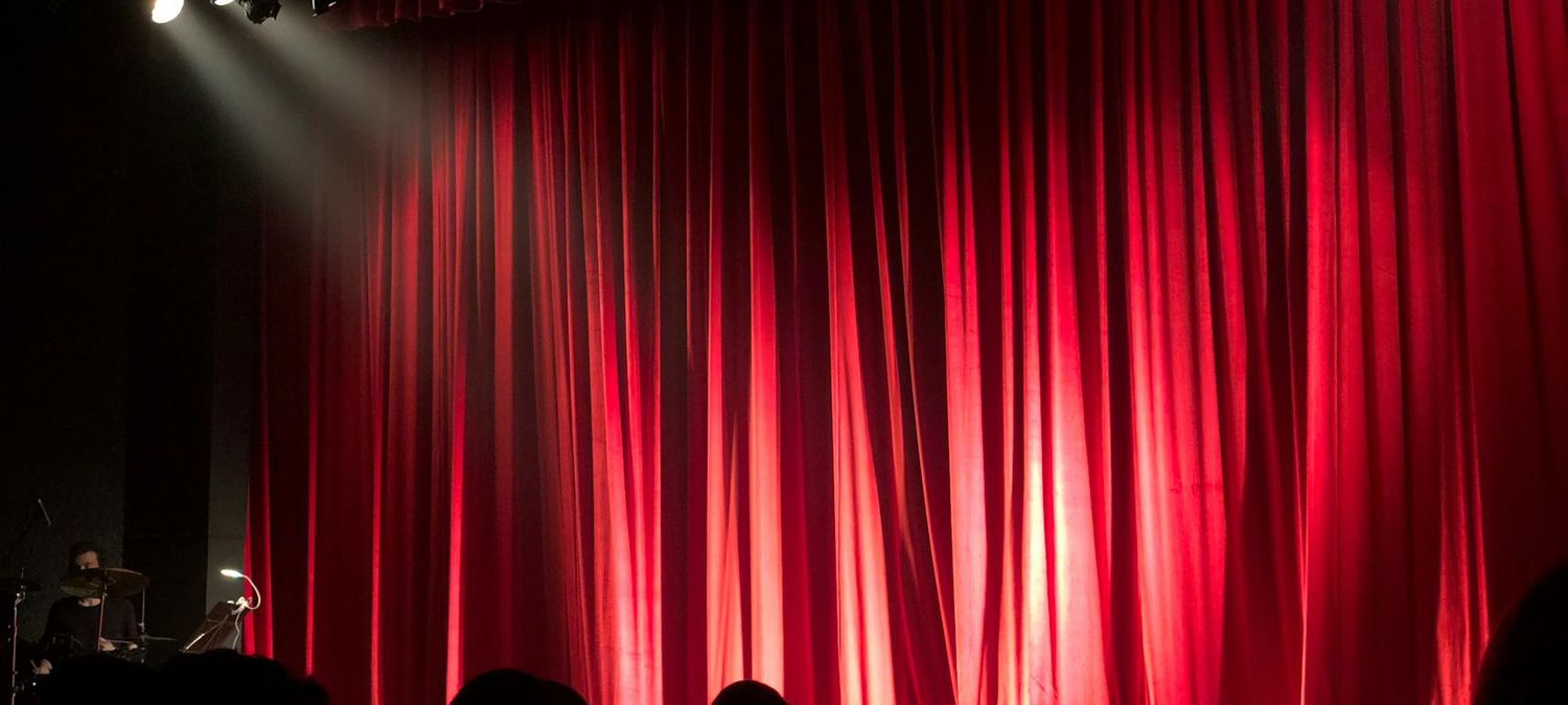 Image pour l'événement Spectacle comique, resto, bar et gite