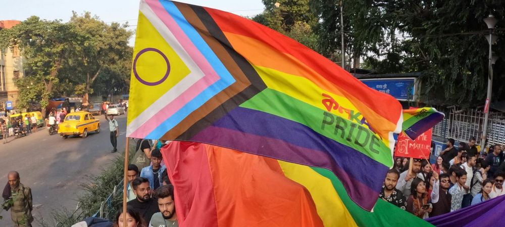 se rejoindre à la pride des banlieues!! 🏳️‍🌈🏳️‍⚧️